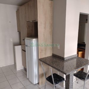 Kitinete Mobiliado com 30m², 1 dormitório, 1 vaga, no bairro Petrópolis em Caxias do Sul para Alugar