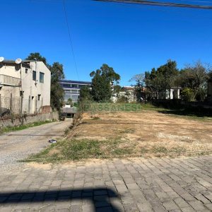 Terreno com 348m², no bairro De Lazzer em Caxias do Sul para Comprar