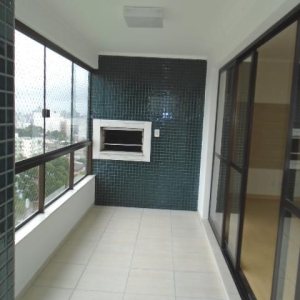Apartamento com 130m², 3 dormitórios, 2 vagas, no bairro Lourdes em Caxias do Sul para Alugar