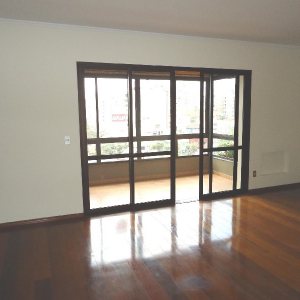 Apartamento com 130m², 3 dormitórios, 2 vagas, no bairro Centro em Caxias do Sul para Alugar
