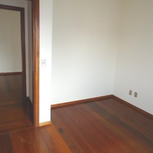 Apartamento com 130m², 3 dormitórios, 2 vagas, no bairro Centro em Caxias do Sul para Alugar