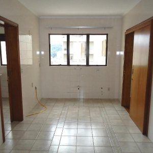 Apartamento com 130m², 3 dormitórios, 2 vagas, no bairro Centro em Caxias do Sul para Alugar
