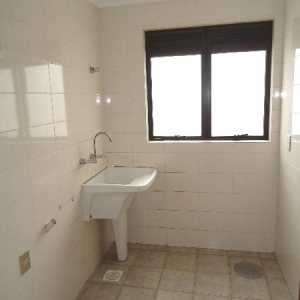 Apartamento com 130m², 3 dormitórios, 2 vagas, no bairro Centro em Caxias do Sul para Alugar