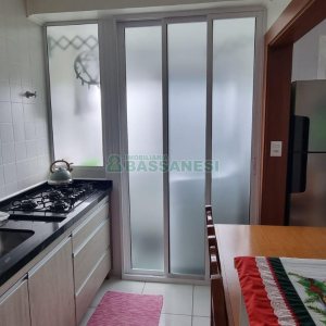Apartamento com 57m², 2 dormitórios, 1 vaga, no bairro Jardim América em Caxias do Sul para Comprar