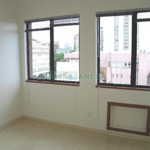 Sala com 60m², no bairro Centro em Caxias do Sul para Alugar