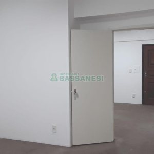 Sala com 41m², no bairro Centro em Caxias do Sul para Alugar