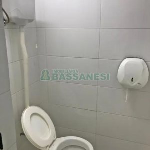 Pavilhão com 744m², no bairro São Ciro em Caxias do Sul para Alugar