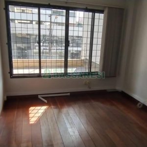 Loja com 196m², no bairro São Pelegrino em Caxias do Sul para Comprar