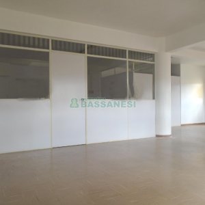 Sala com 100m², no bairro Sanvitto em Caxias do Sul para Alugar