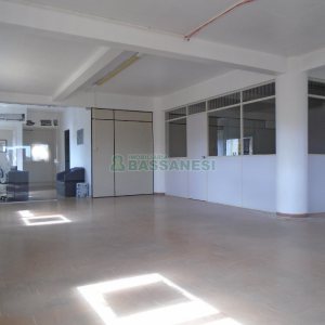 Sala com 100m², no bairro Sanvitto em Caxias do Sul para Alugar
