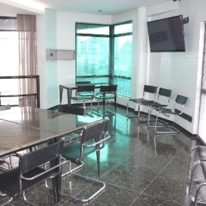 Sala com 101m², 2 vagas, no bairro Centro em Caxias do Sul para Comprar