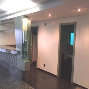 Sala com 101m², 2 vagas, no bairro Centro em Caxias do Sul para Comprar