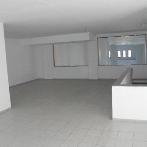 Loja com 450m², 2 vagas, no bairro Centro em Caxias do Sul para Comprar