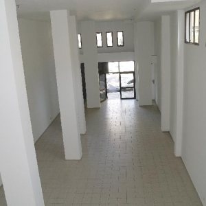 Loja com 450m², 2 vagas, no bairro Centro em Caxias do Sul para Comprar
