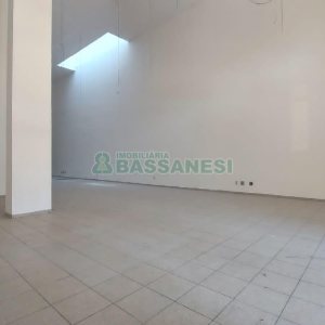Loja com 500m², 2 vagas, no bairro Centro em Caxias do Sul para Alugar