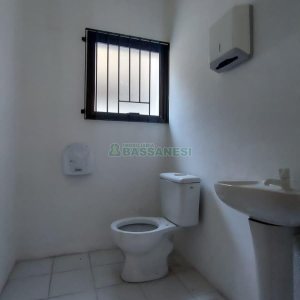 Loja com 500m², 2 vagas, no bairro Centro em Caxias do Sul para Alugar