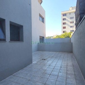 Loja com 500m², 2 vagas, no bairro Centro em Caxias do Sul para Alugar