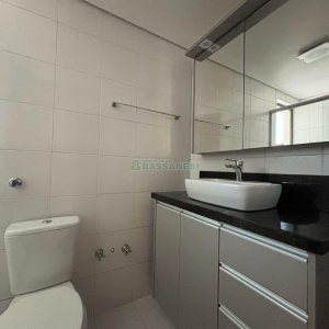 Apto Mobiliado com 110m², 3 dormitórios, 2 vagas, no bairro Pio X em Caxias do Sul para Alugar