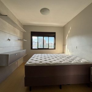 Apto Mobiliado com 110m², 3 dormitórios, 2 vagas, no bairro Pio X em Caxias do Sul para Alugar
