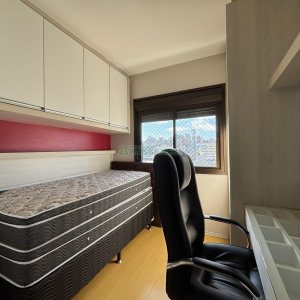 Apto Mobiliado com 110m², 3 dormitórios, 2 vagas, no bairro Pio X em Caxias do Sul para Alugar