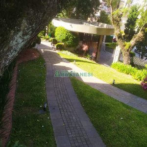 Apto Mobiliado com 110m², 3 dormitórios, 2 vagas, no bairro Pio X em Caxias do Sul para Alugar