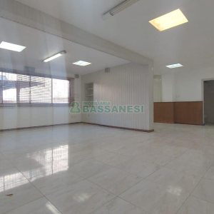 Loja com 80m², no bairro Lourdes em Caxias do Sul para Alugar