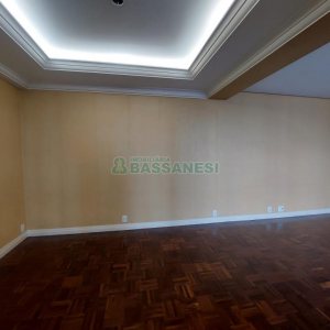 Apartamento com 150m², 3 dormitórios, 1 vaga, no bairro Centro em Caxias do Sul para Comprar