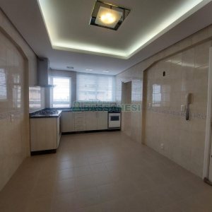 Apartamento com 150m², 3 dormitórios, 1 vaga, no bairro Centro em Caxias do Sul para Comprar