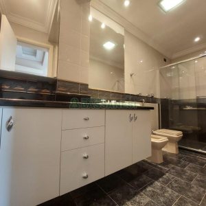 Apartamento com 150m², 3 dormitórios, 1 vaga, no bairro Centro em Caxias do Sul para Comprar