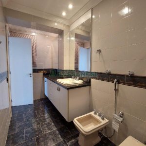 Apartamento com 150m², 3 dormitórios, 1 vaga, no bairro Centro em Caxias do Sul para Alugar ou Comprar