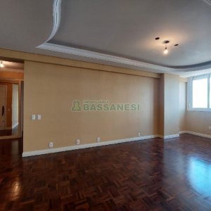 Apartamento com 150m², 3 dormitórios, 1 vaga, no bairro Centro em Caxias do Sul para Alugar ou Comprar
