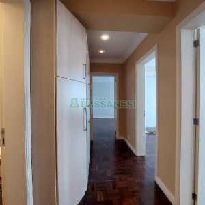 Apartamento com 150m², 3 dormitórios, 1 vaga, no bairro Centro em Caxias do Sul para Alugar ou Comprar