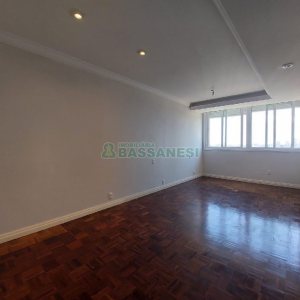 Apartamento com 150m², 3 dormitórios, 1 vaga, no bairro Centro em Caxias do Sul para Alugar ou Comprar