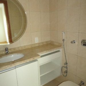 Apartamento com 80m², 2 dormitórios, no bairro Centro em Caxias do Sul para Alugar