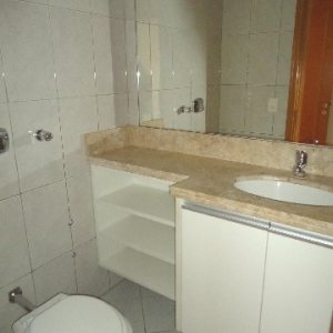 Apartamento com 80m², 2 dormitórios, no bairro Centro em Caxias do Sul para Alugar