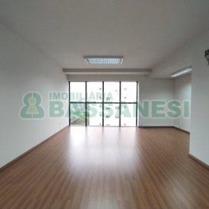 Predio com 1350m², 35 vagas, no bairro Santa Catarina em Caxias do Sul para Alugar