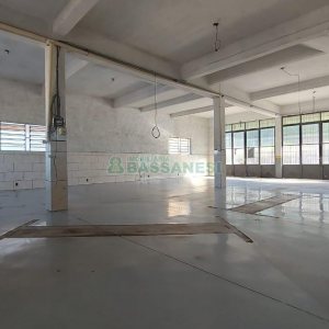 Loja com 180m², no bairro Santa Catarina em Caxias do Sul para Alugar