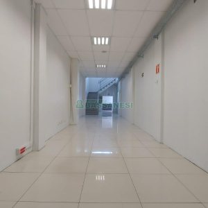 Loja com 356m², 2 vagas, no bairro São Pelegrino em Caxias do Sul para Comprar