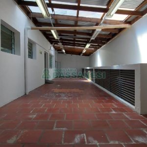 Loja com 356m², 2 vagas, no bairro São Pelegrino em Caxias do Sul para Comprar