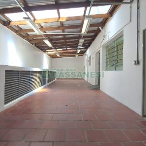Loja com 356m², 2 vagas, no bairro São Pelegrino em Caxias do Sul para Comprar