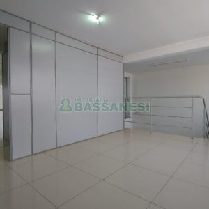 Loja com 356m², 2 vagas, no bairro São Pelegrino em Caxias do Sul para Comprar