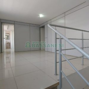 Loja com 356m², 2 vagas, no bairro São Pelegrino em Caxias do Sul para Comprar