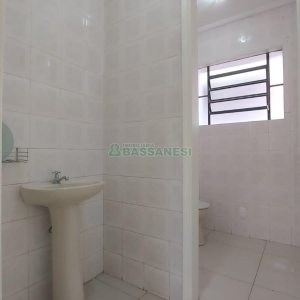 Loja com 356m², 2 vagas, no bairro São Pelegrino em Caxias do Sul para Comprar