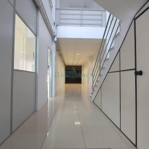 Loja com 356m², 2 vagas, no bairro São Pelegrino em Caxias do Sul para Comprar