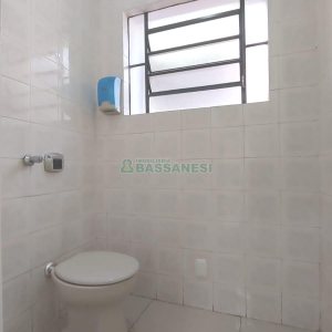 Loja com 356m², 2 vagas, no bairro São Pelegrino em Caxias do Sul para Comprar