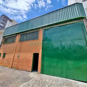 Pavilhão com 330m², no bairro Desvio Rizzo em Caxias do Sul para Alugar
