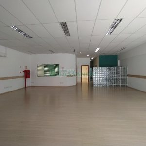 Loja com 200m², 4 vagas, no bairro Lourdes em Caxias do Sul para Alugar