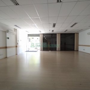 Loja com 200m², 4 vagas, no bairro Lourdes em Caxias do Sul para Alugar