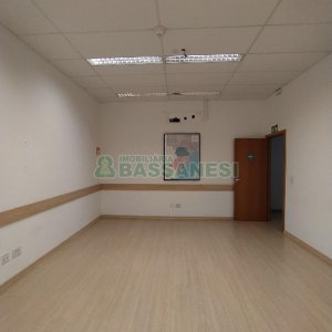 Loja com 200m², 4 vagas, no bairro Lourdes em Caxias do Sul para Alugar