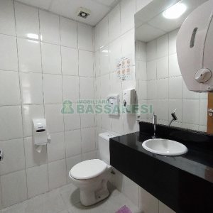 Loja com 200m², 4 vagas, no bairro Lourdes em Caxias do Sul para Alugar